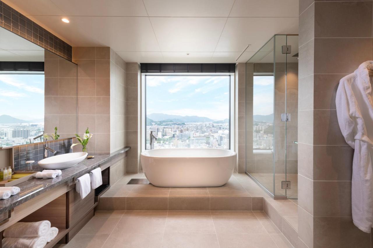 Hilton Hiroshima 호텔 외부 사진