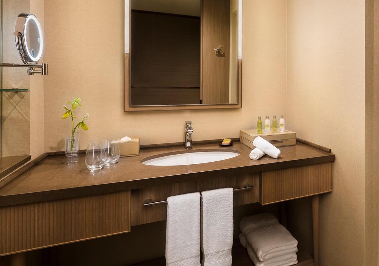Hilton Hiroshima 호텔 외부 사진